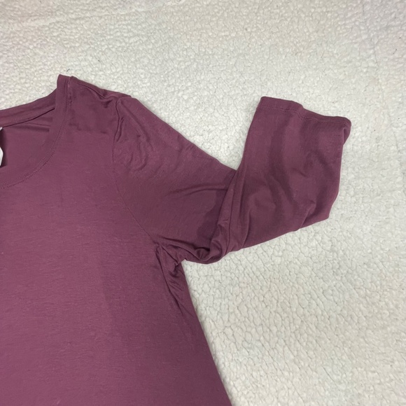 Women’s Lace Hem 1X Zenana Premium Maroon/Wine Tunic Top - Picture 3 of 13